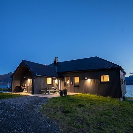 Hotel Bedehuset Basecamp Senja à Skaland Extérieur photo